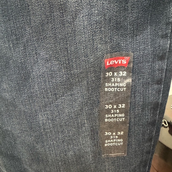 Levi's Blue Jeans - Picture 2 of 7